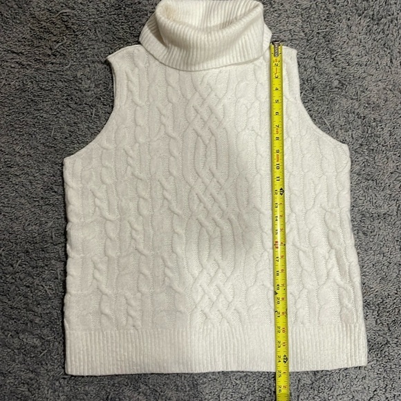 Talbots Sleeveless Ivory Cable Knit Turtleneck Wool Sweater Large Fisherman - Picture 7 of 7